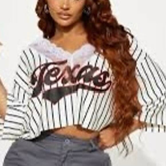 New Bigger In Texas PinStriped Cropped Jersey Lace Tee Women’s Sz Small - Picture 1 of 12